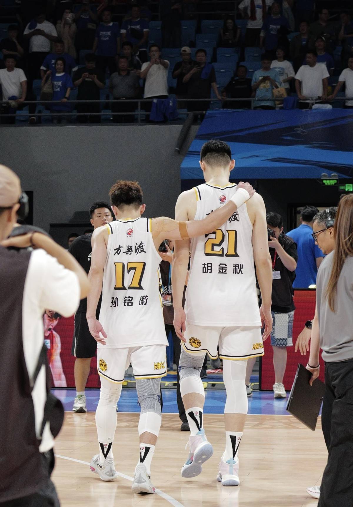 新疆队翻盘四川队,孙铭徽惊艳四座 新疆队翻盘四川队,孙铭徽惊艳四座