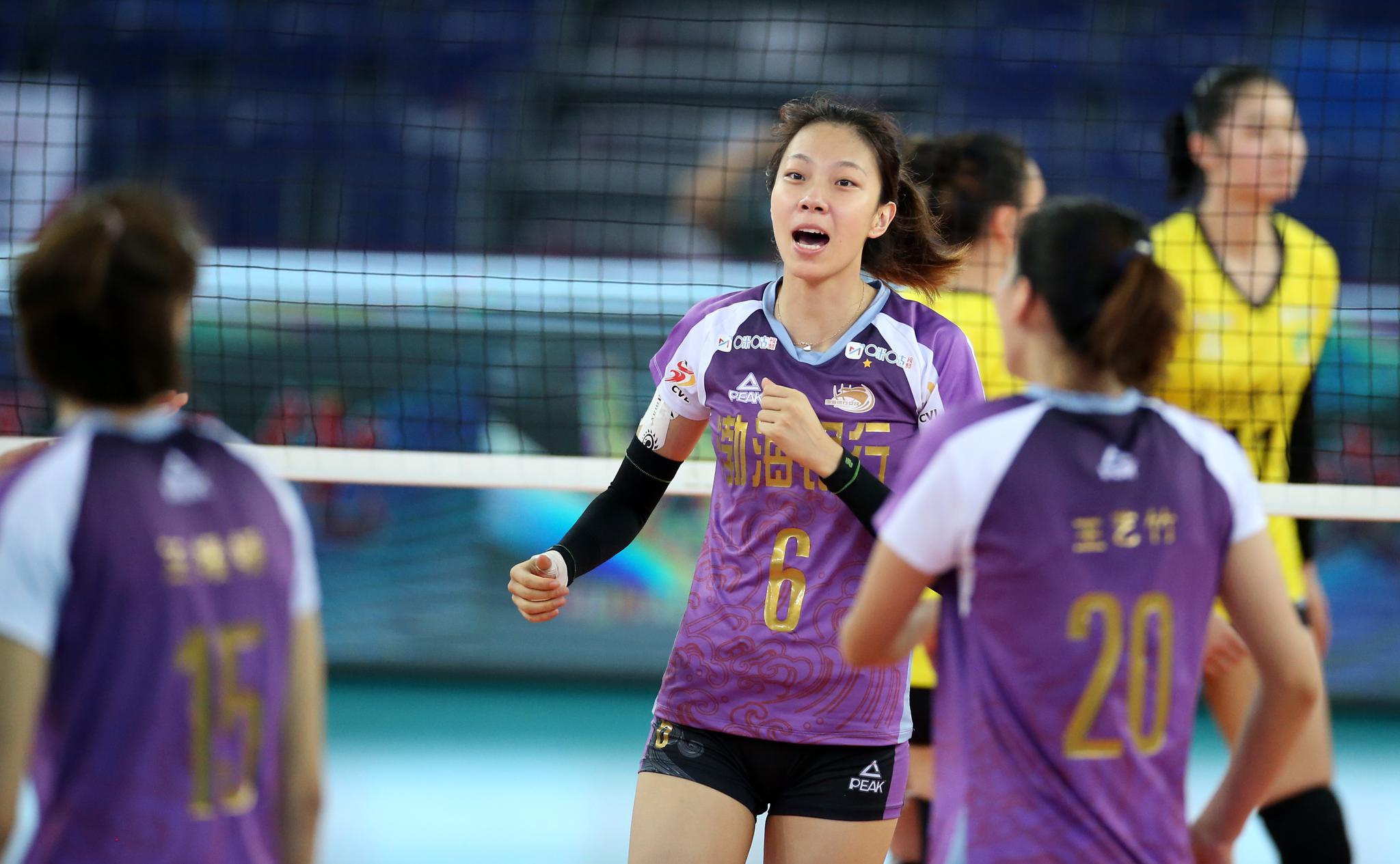 福建队完胜青岛队，易建联关键制胜