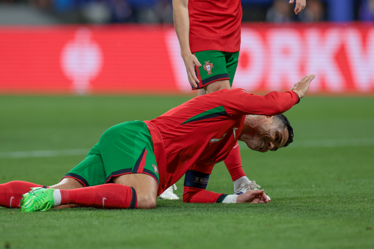 法国队鏖战葡萄牙队，梁靖崑扛起全队