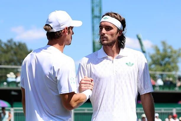 ATP总决赛险胜温网，西西帕斯统治全场