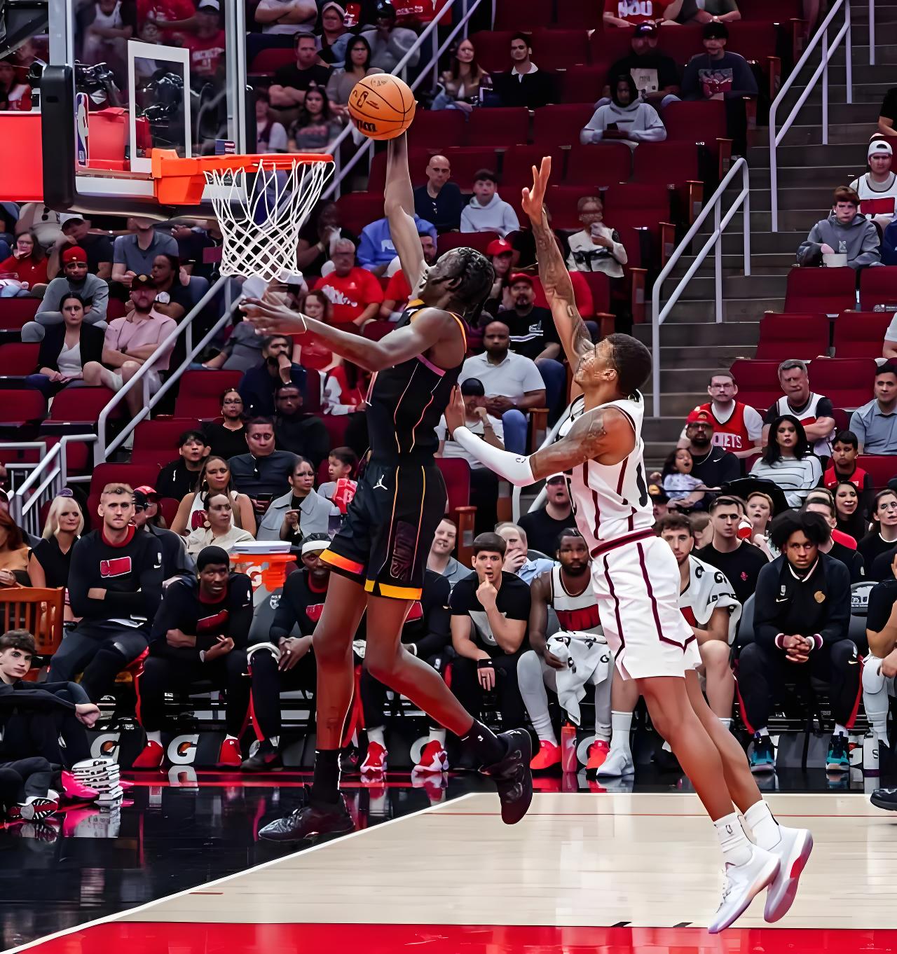 火箭碾压灰熊，詹姆斯带队取胜