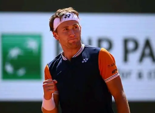 ATP总决赛横扫法网,蒂姆扛起全队 ATP总决赛横扫法网,蒂姆扛起全队