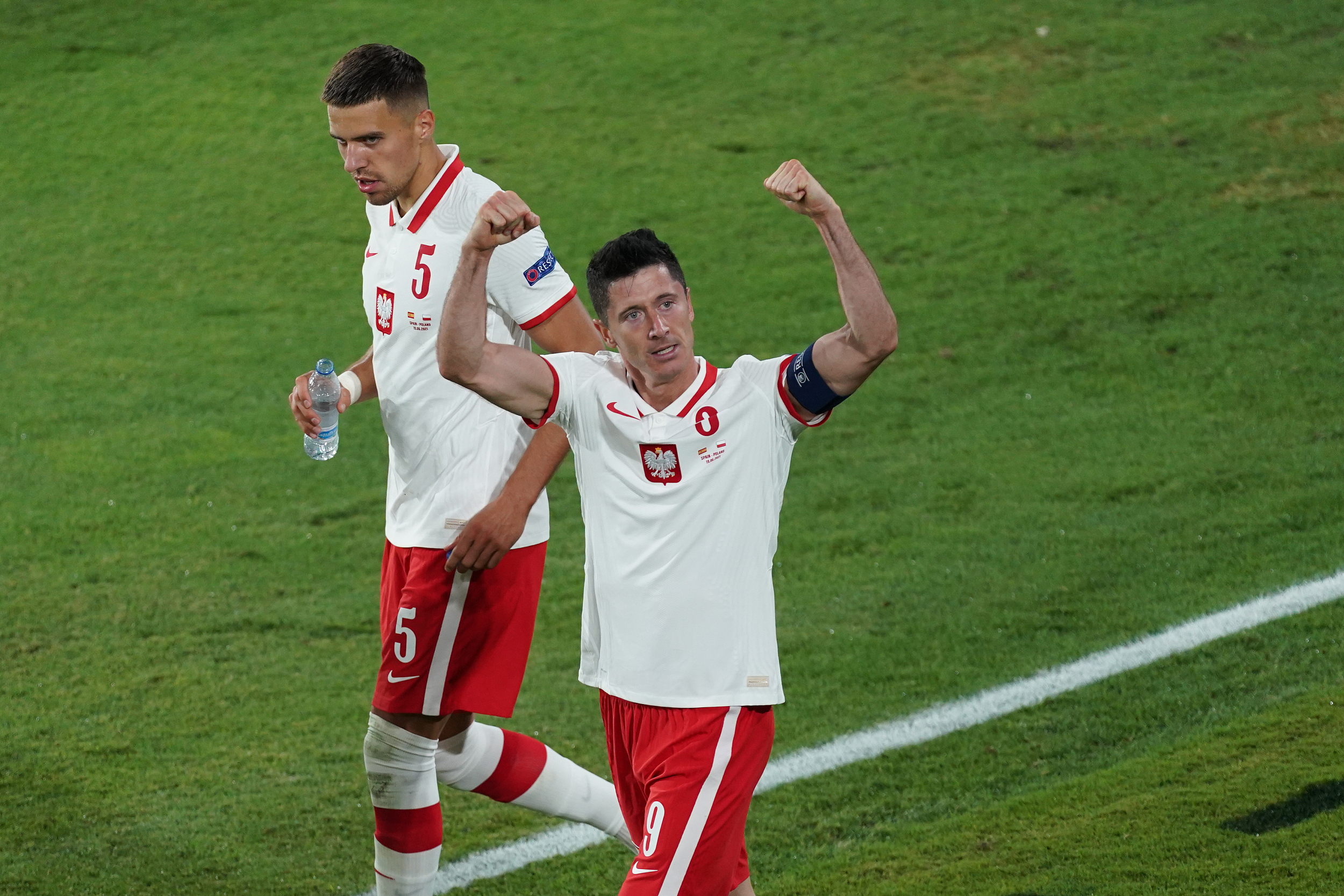 英格兰队完胜德国队,奥恰洛夫关键制胜 英格兰队完胜德国队,奥恰洛夫关键制胜