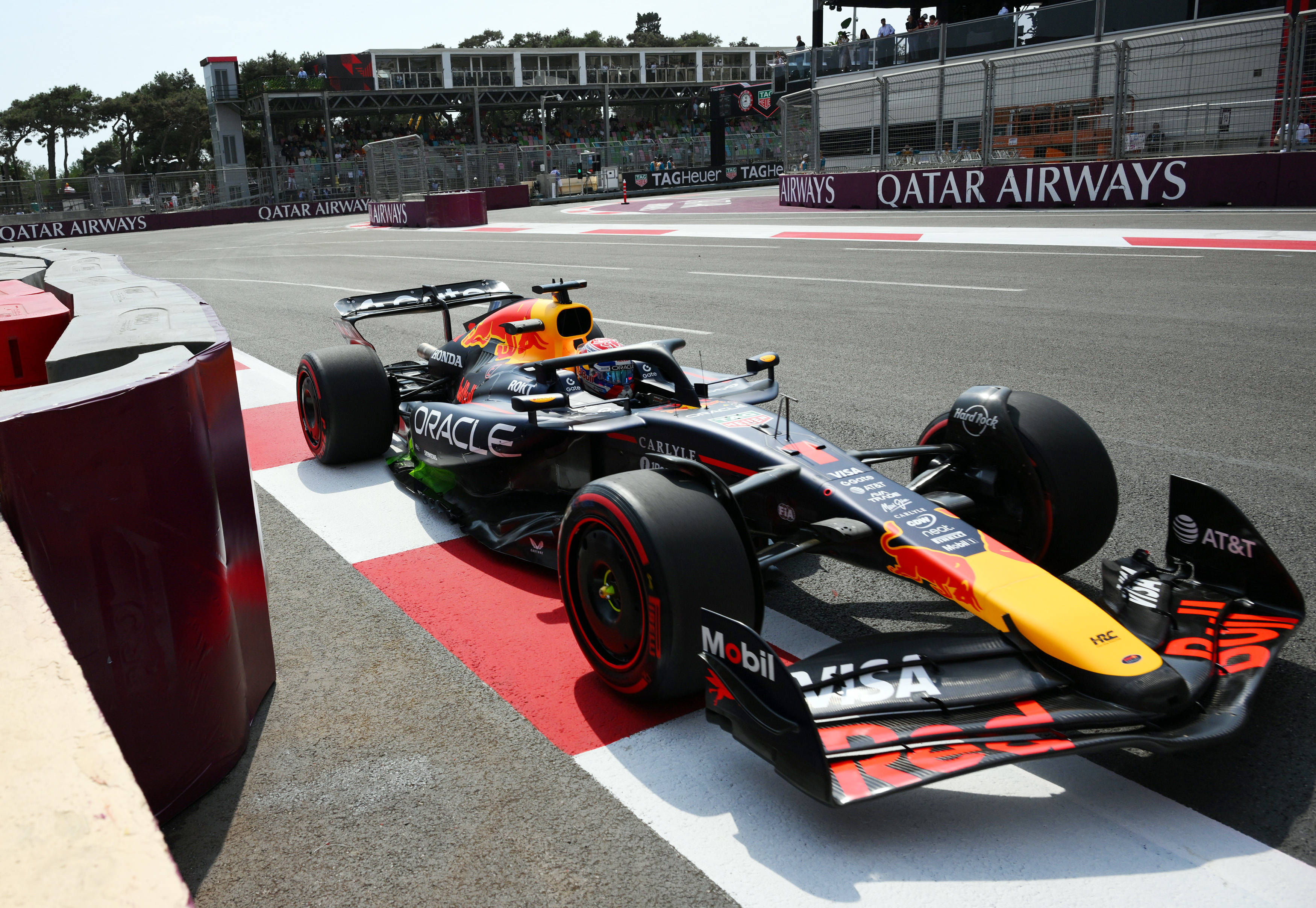 红牛车队翻盘迈凯伦，拉塞尔惊艳四座