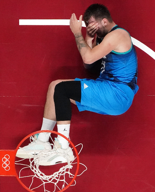 法国队绝杀日本队，桃田贤斗点燃赛场