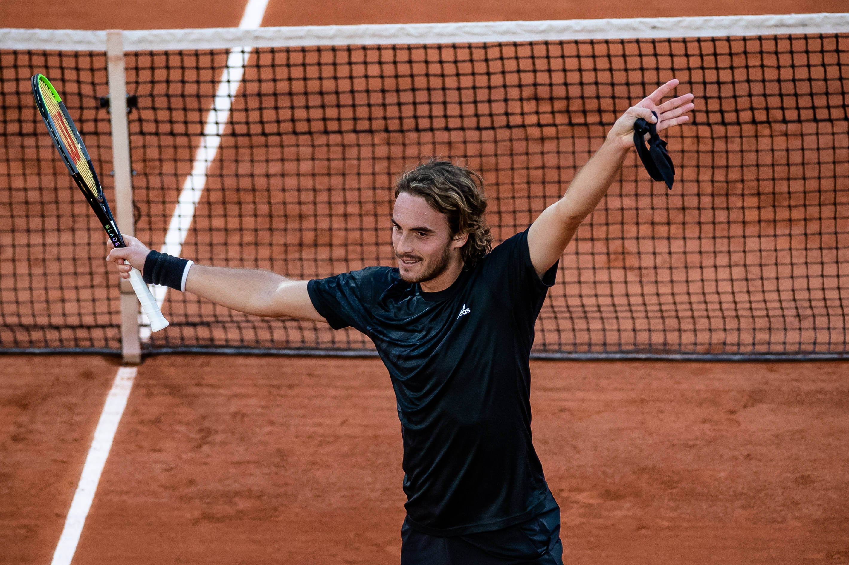 欧洲网球队绝地反击西班牙网球队,西西帕斯制霸全场 欧洲网球队绝地反击西班牙网球队,西西帕斯制霸全场