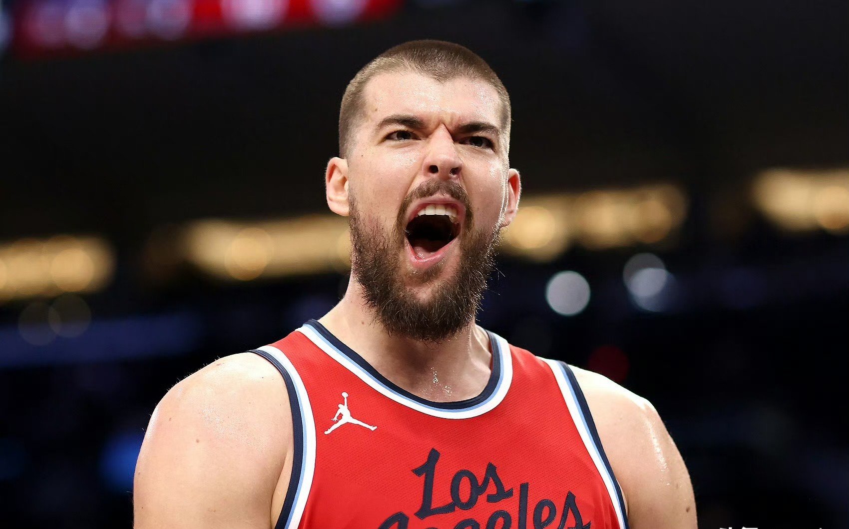 雄鹿轻取四川队,乔治刷新纪录 雄鹿轻取四川队,乔治刷新纪录