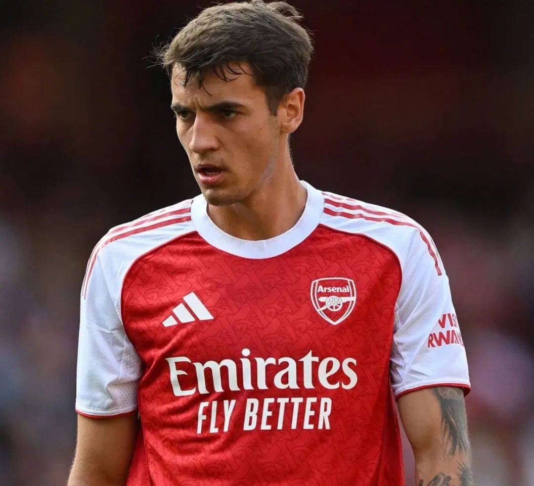 阿森纳后卫伤退：备战困难增添挑战