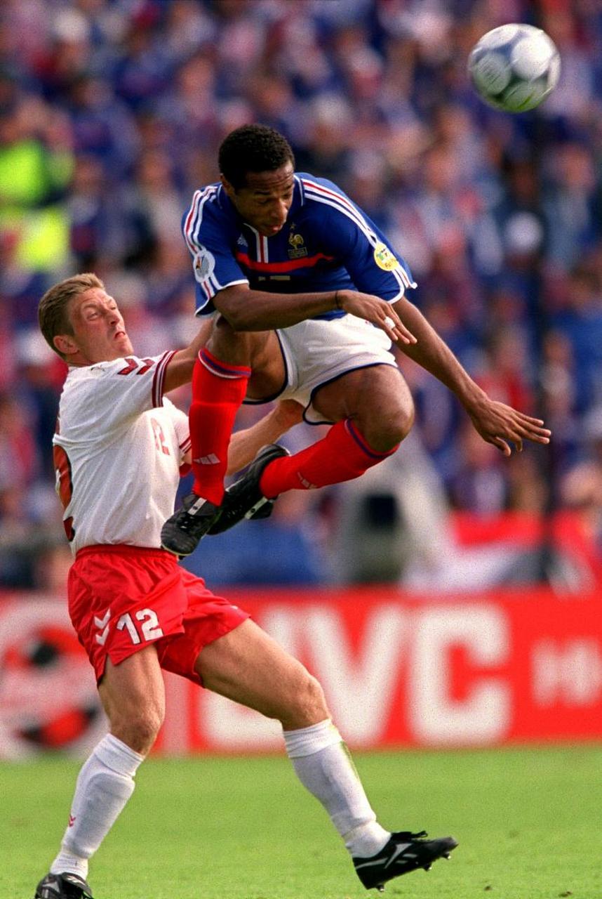 罗马尼亚运动员在比赛中创造历史