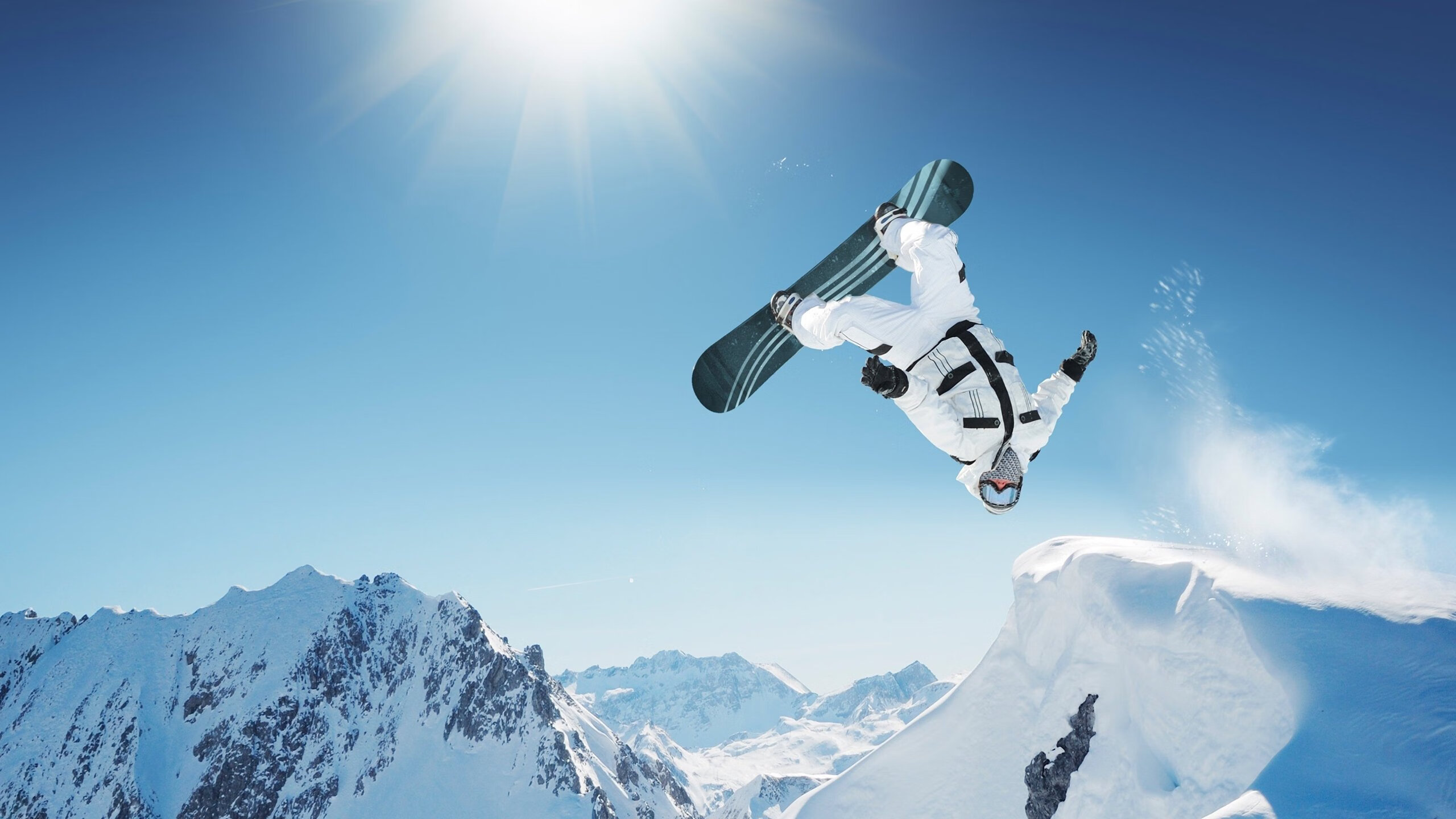 拉亚神扑锁定乾坤，巴萨风暴冲垮波兰铁壁